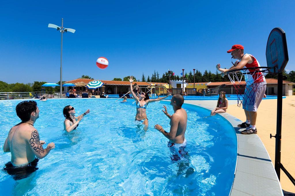 Mobile Homes Premium Vista Mare Park Umag By Camp4You Exterior photo