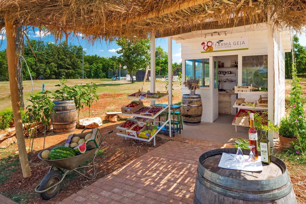 Mobile Homes Premium Vista Mare Park Umag By Camp4You Exterior photo
