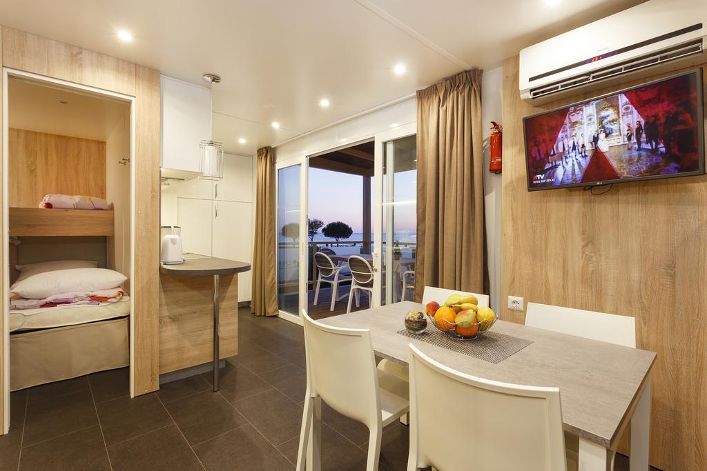 Mobile Homes Premium Vista Mare Park Umag By Camp4You Exterior photo