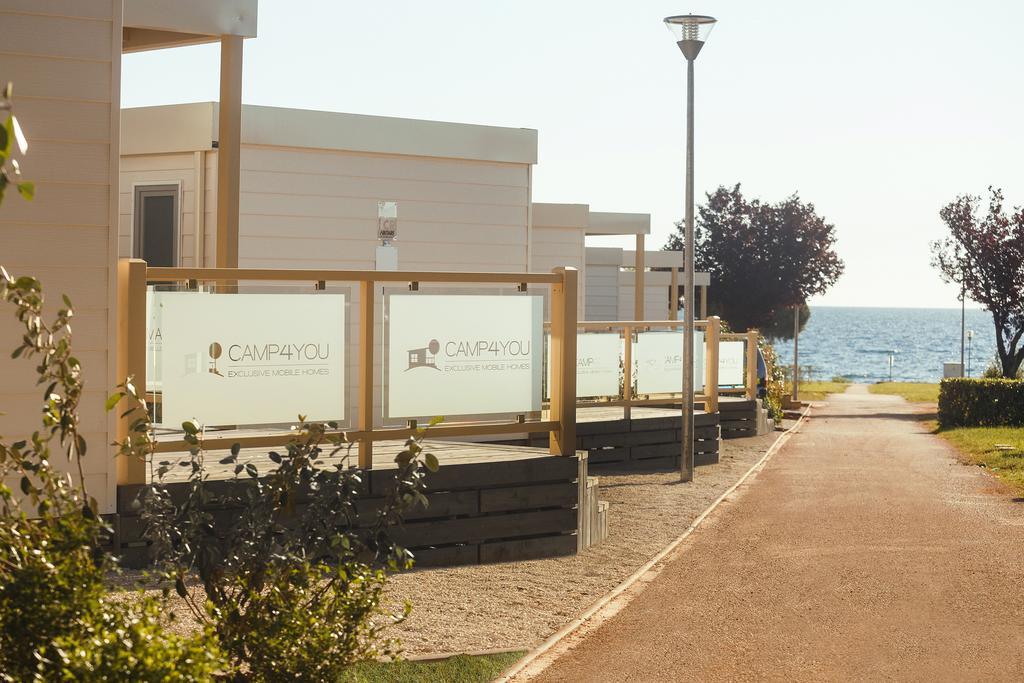 Mobile Homes Premium Vista Mare Park Umag By Camp4You Exterior photo