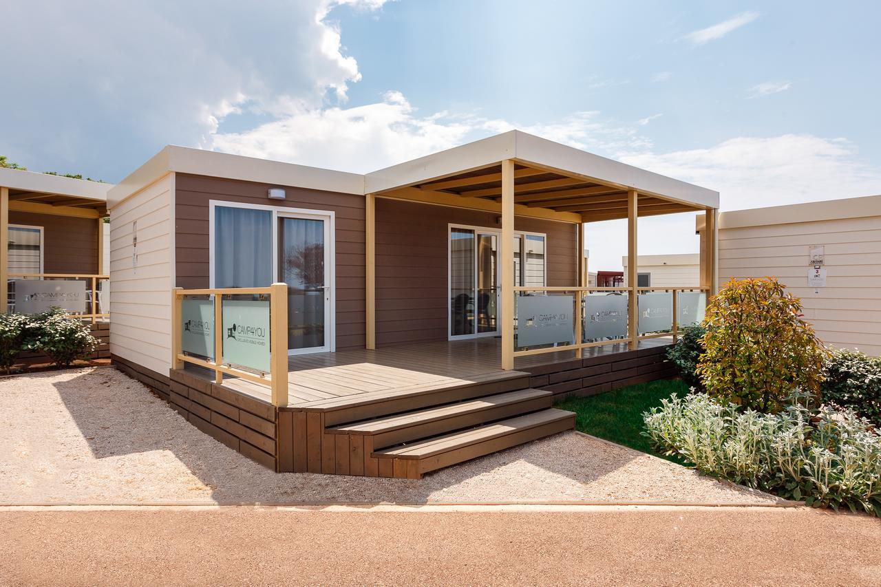 Mobile Homes Premium Vista Mare Park Umag By Camp4You Exterior photo